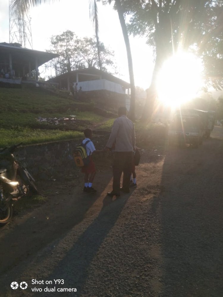 Piket Jaga SPKT Polsek Lela melaksanakan Strong Poin