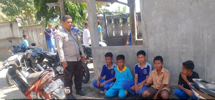KEGIATAN PATROLI RUTIN OLEH KA POSPOL NDETE POLSEK ALOK - POLRES SIKKA