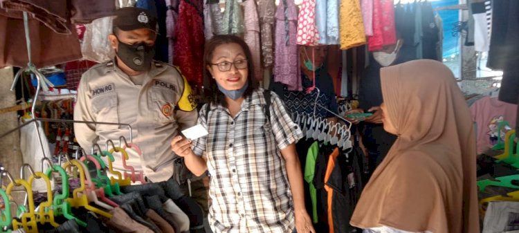 KEGIATAN PENERTIBAN DOKUMEN KEPENDUDUKAN BERUPA KTP-EI DI PASAR RAKYAT DESA LELA