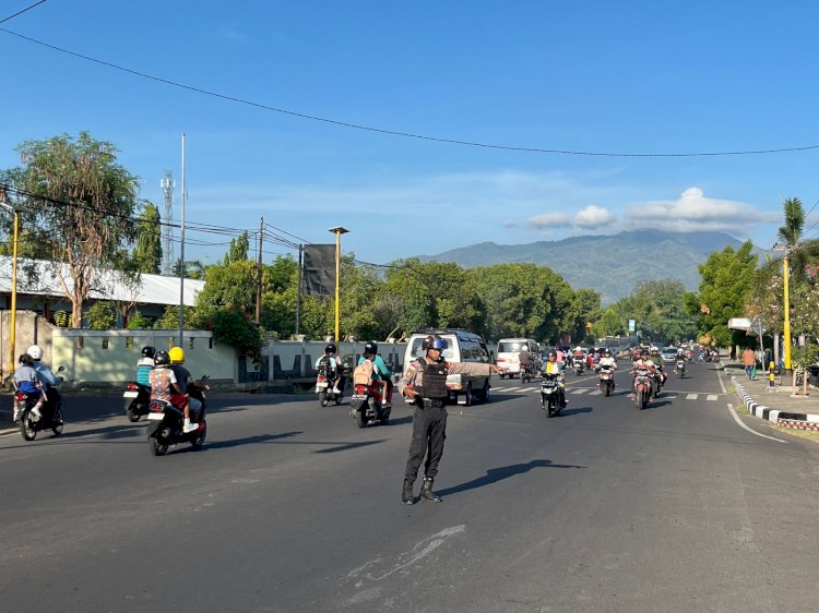 KEGIATAN RUTIN PATROLI PAGI DAN PENGATURAN LALU LINTAS OLEH UNIT TURJAWALI SAT. SAMAPTA POLRES SIKKA.