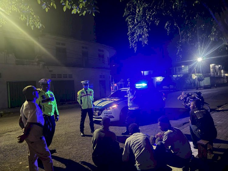 Patroli Lampu Biru Satlantas Polres Sikka Jaga Kamtibmas Selama Ramadan