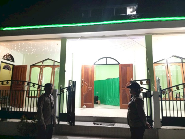 Polsek Paga, Alok, dan Kewapante Gelar Pengamanan Shalat Tarawih dan Witir, Ibadah Berjalan Kondusif