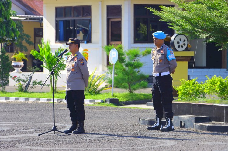 Polres Sikka Gelar Apel Pagi, Kabag SDM Tekankan Kedisiplinan dan Apresiasi Kinerja Bhabinkamtibmas