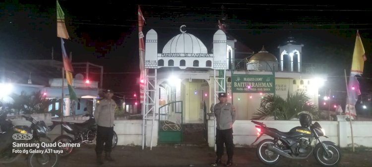KEGIATAN PATROLI DAN PENGAMANAN SHOLAT TARAWIH OLEH PIKET JAGA SPKT POLSEK PAGA POLRES SIKKA.