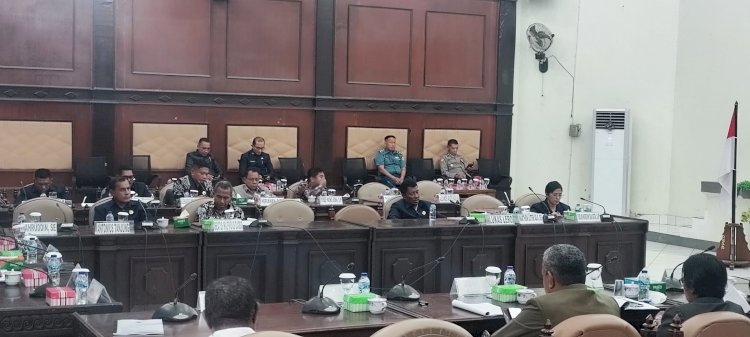 Kompol Sipri Sedan Hadiri Rapat Paripurna DPRD Sikka, Bahas Isu Strategis Daerah