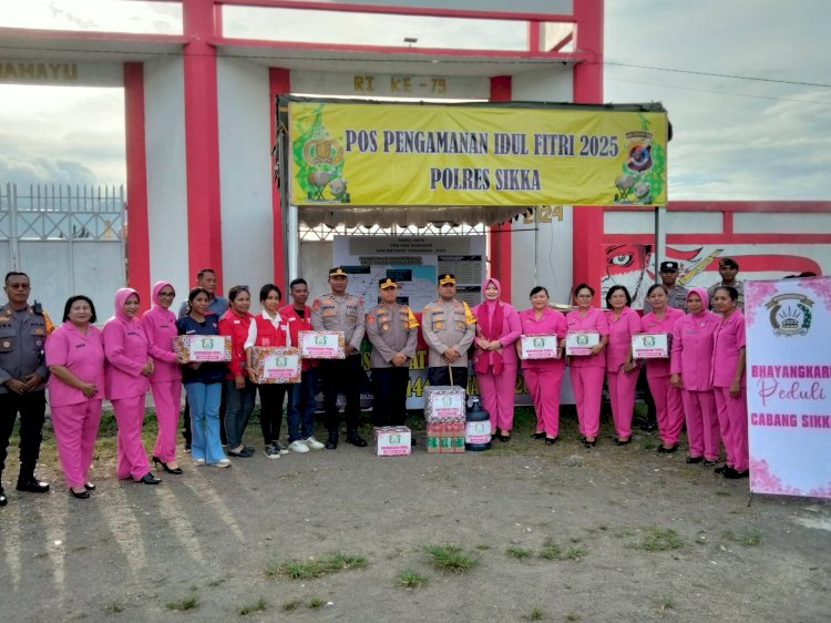 Bhayangkari Peduli: Wujud Dukungan Moril bagi Petugas Pengamanan Lebaran di Sikka
