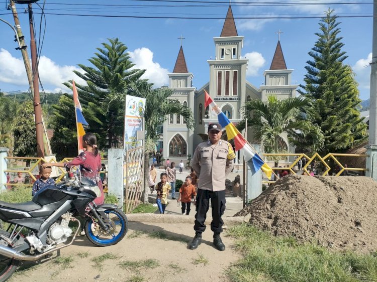 Polres Sikka Gelar Patroli “Minggu Kasih” di Tempat Ibadah, Jaga Situasi Kamtibmas Tetap Kondusif