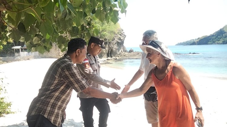 Pantai Koka Diserbu Wisatawan, Polsek Paga Gencarkan Pengamanan dan Imbauan Kamtibmas