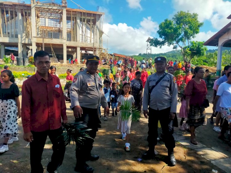 Polres Sikka dan Polsek Jajaran Amankan Perayaan Misa Minggu Palma di Seluruh Gereja Wilayah Hukum Sikka
