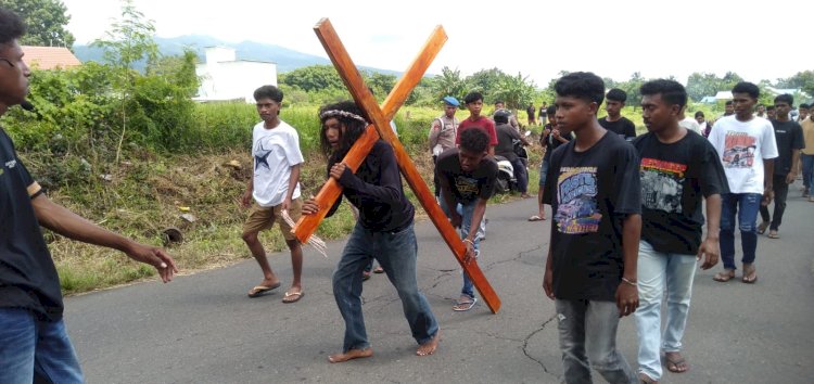Polsek Nelle Polres Sikka Amankan Kegiatan Gladi bersih Tablo Paroki Roh Kudus Nelle