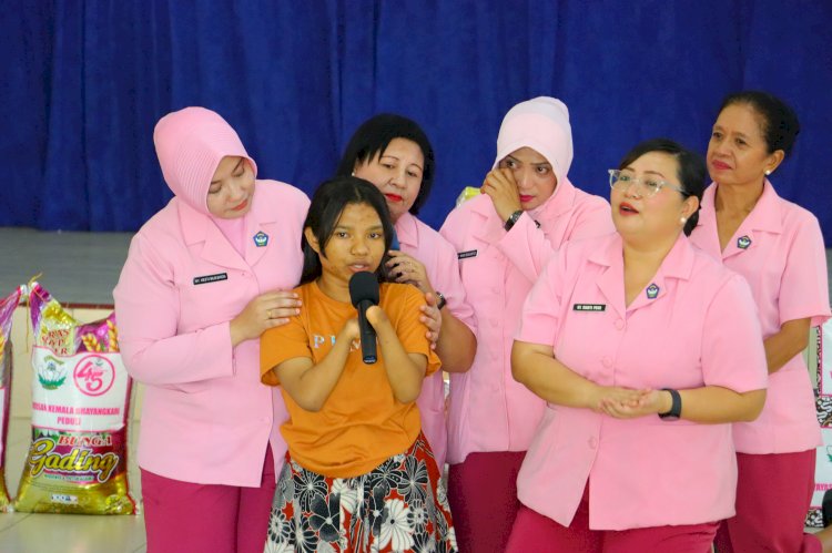 Bhayangkari Polres Sikka Tebar Kepedulian di Dua Panti Asuhan Sambut HUT ke-45 Yayasan Kemala Bhayangkari