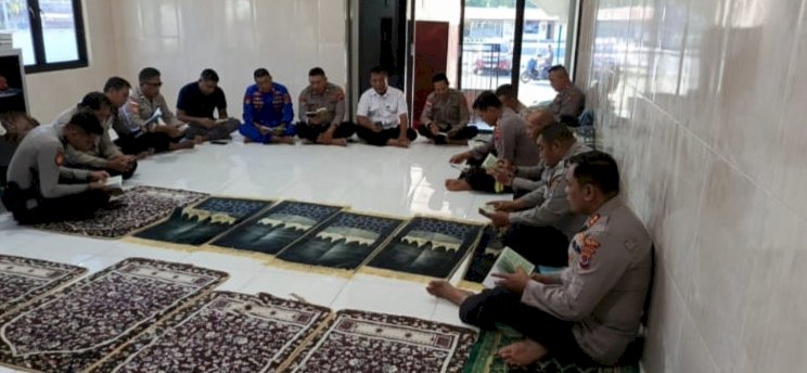 Pembinaan Rohani Polres Sikka: Meningkatkan Kedamaian dan Kedisiplinan Personel