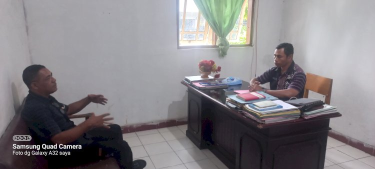 HUMAS POLRES SIKKA GANDENG DINAS KOMINFO KAB.SIKKA MENANGGAPI ISU YANG BERKEMBANG DI MEDIA SOSIAL