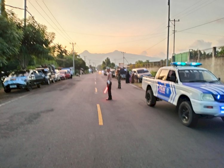 “Lalu Lintas Terkendali, Jemaah Haji Sikka Dilepas dengan Pengawalan Ketat”