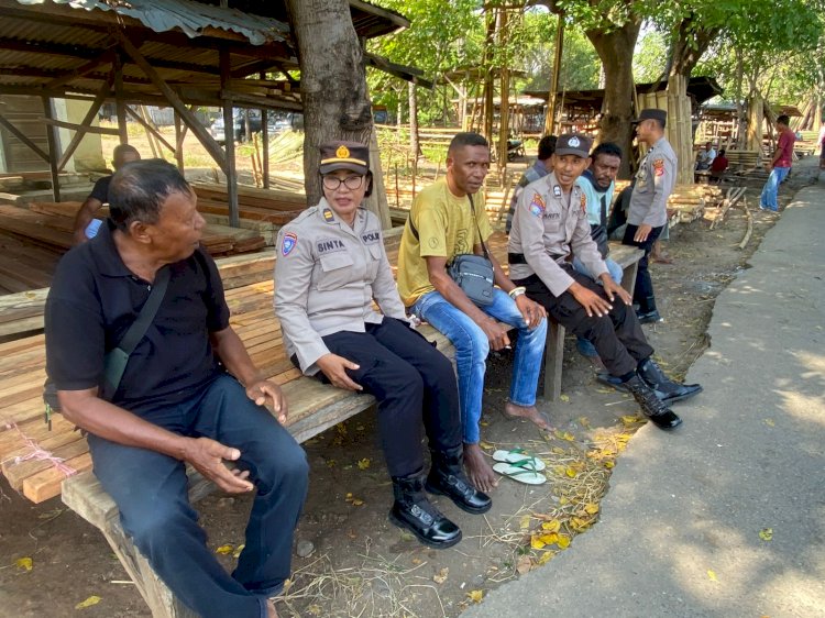 Sosialisasi Humanis, Sat Binmas Polres Sikka Imbau Warga Hindari Perjudian dan Miras