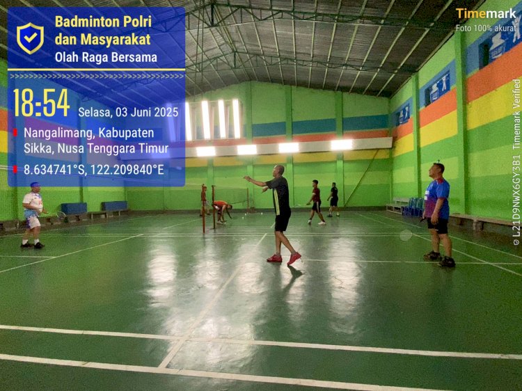 Waka Polres Sikka Gelar Olahraga Bulutangkis Bersama Komunitas Bulutangkis Sikka