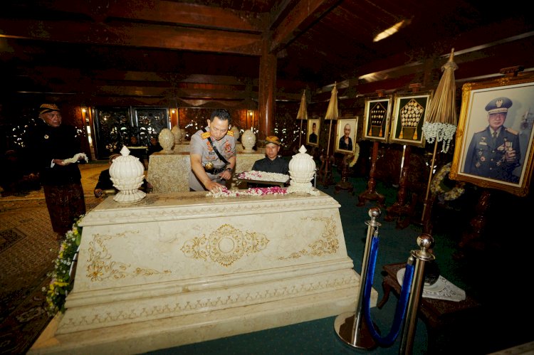Setelah BJ Habibie-Soeharto, Kapolri akan Ziarah ke Makam Gusdur-Bung Karno Besok