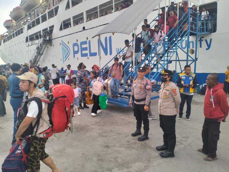 Kehadiran Kapolsek Alok Warnai Pengamanan KM Tidar: Sinergi Aparat Jaga Keamanan Pelabuhan