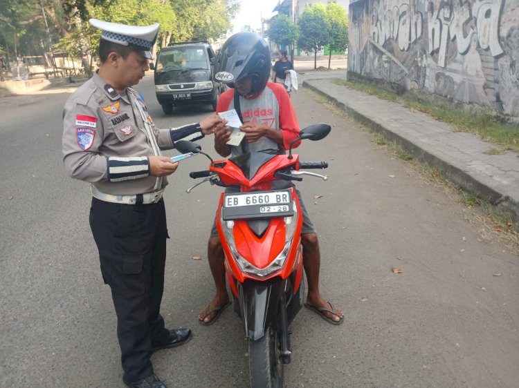 Operasi Patuh Turangga 2025, Satlantas Sikka Gandeng Gojek dan Sopir Jadi Pelopor Keselamatan