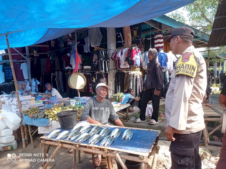 POLRI UNTUK MASYARAKAT: PENGAMANAN PASAR LEKEBAI DAN PATROLI OLEH BHABINKAMTIBMAS