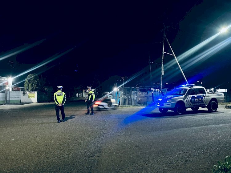 Polri Untuk Masyarakat : Sat Lantas Polres Sikka Laksanakan Kegiatan Patroli