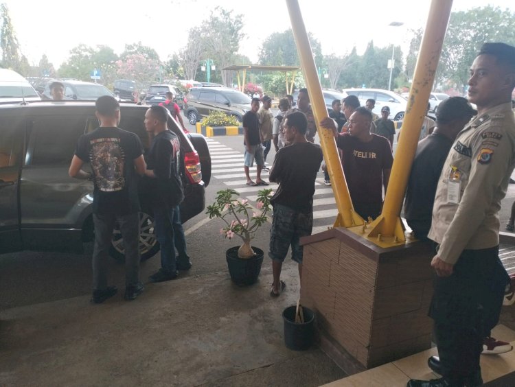 Polri Untuk Masyarakat : Informasi Penerbangan Di Bandara Frans Seda Maumere Hari Rabu Tanggal 23 Juli 2025