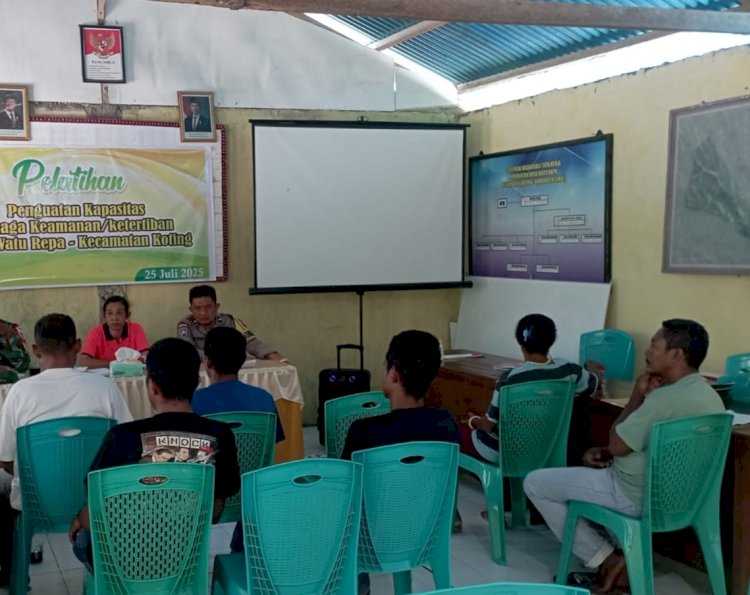 Polri Untuk Masyarakat : Bhabinkamtibmas Polsek Nelle Polres Sikka Laksanakan Kegiatan Pelatihan & Sosialisasi keamanan Ketertiban Linmas Desa Warurepa, Kec.Koting,Kab.Sikka Tahun Anggaran 2025.