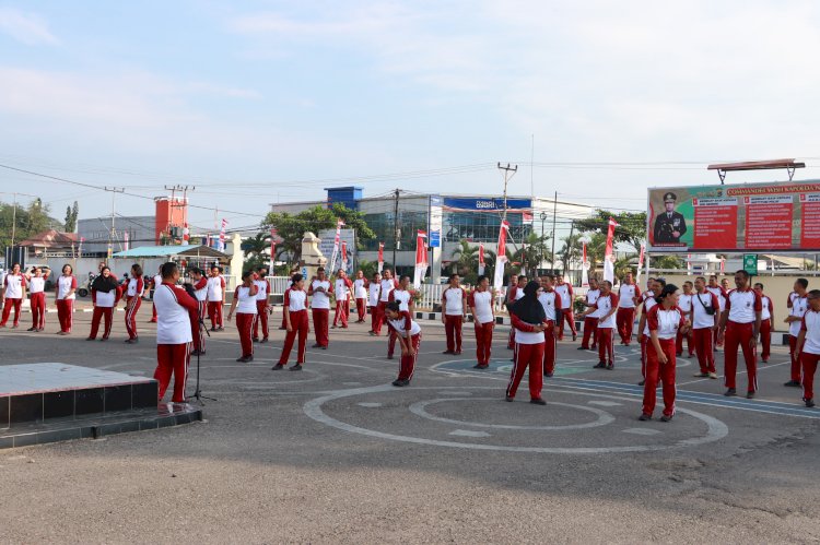 Semangat Kebersamaan Warnai Kegiatan Olahraga Bersama di Polres Sikka