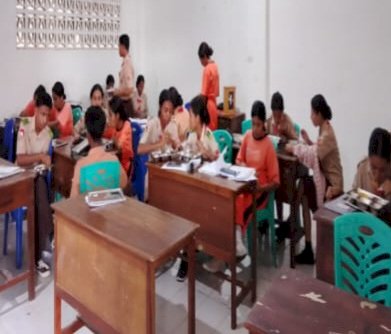 Polres Sikka Polda NTT kawal Penyaluran Program Makan Bergizi Gratis (MBG) Di wilayah Kab. Sikka