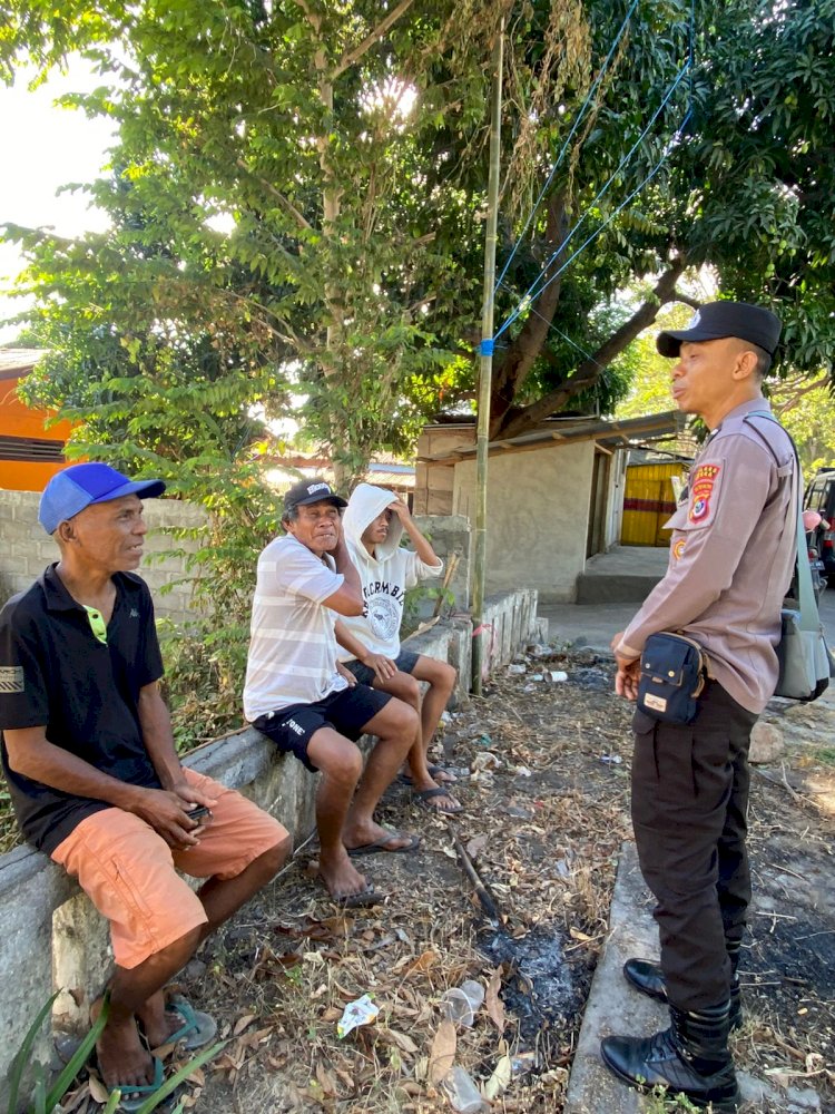 SATUAN BINMAS POLRES SIKKA POLDA NTT LAKSANAKAN HIMBAUAN KAMTIBMAS KEPADA WARGA