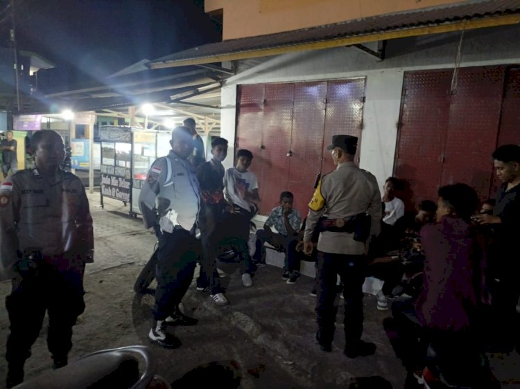 PIKET SPKT  POLRES SIKKA POLDA NTT GIATKAN PATROLI MALAM