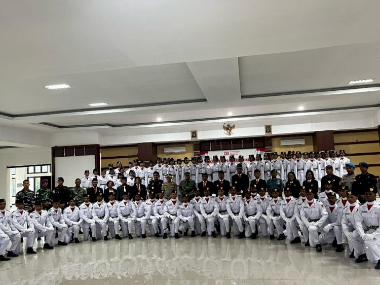 PENGUKUHAN ANGGOTA PASKIBRA KABUPATEN SIKKA TAHUN 2025