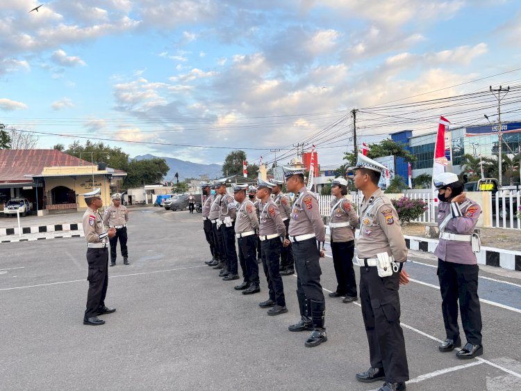 Satlantas Polres Sikka Amankan Arus Lalin Pagi, Kota Maumere Tertib dan Lancar