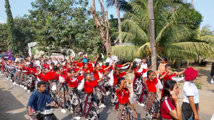 “Pesona Nusantara Meriahkan Karnaval HUT RI ke-80 di Kecamatan Bola Sikka, Ratusan Peserta Tampil dengan Kreasi Budaya”