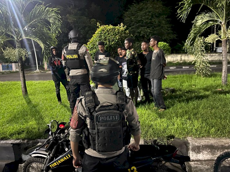 “Polres Sikka Gelar Patroli Perintis Presisi Samapta Polri Ciptakan Kamtibmas Kondusif”