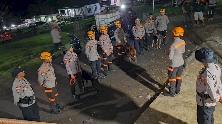 Tim K9 yang Dikerahkan oleh Kapolda NTT Telah Tiba di Kecamatan Mauponggo, Kabupaten Nagekeo untuk Membantu Pencarian Korban yang Hilang Akibat Banjir Bandang