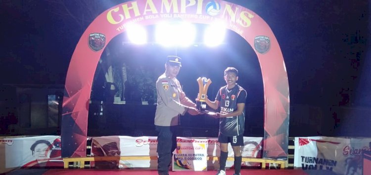 Final Turnamen Volly Banteng Cup I 2025 di Nelle Kabupaten Sika Berjalan Sukses dan Kondusif