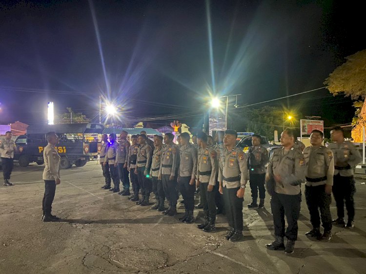 POLRES ENDE POLDA NTT MENGIRIMKAN PASUKAN BKO PENGAMANAN AKSI UNJUK RASA DI WILAYAH HUKUM POLRES SIKKA