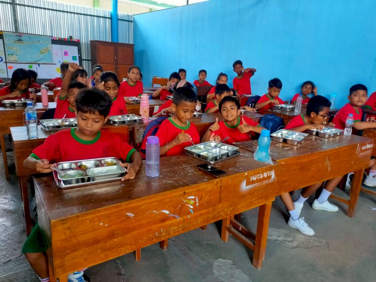 “Gerakan Makan Bergizi Gratis di Sikka: Sehatkan 21.271 Penerima Manfaat”