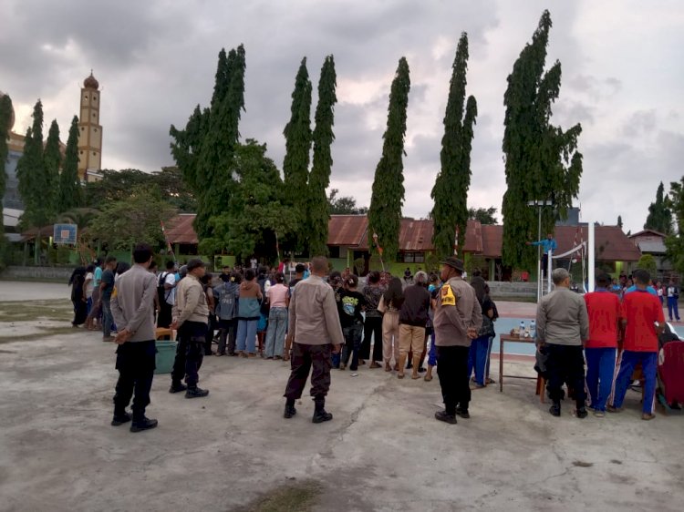 “Hari Ke-9 Turnamen Voli SMA se-Kabupaten Sikka Berjalan Meriah, Polsek Alok Polres Sikka Pastikan Pengamanan Aman dan Kondusif”