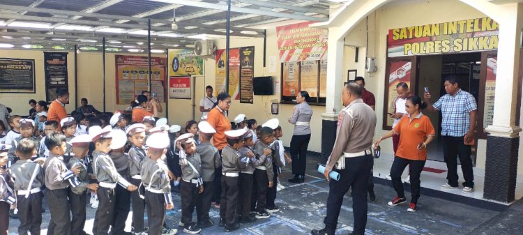 Pocil TK Sang Timur Maumere Ceria Kenali Dunia Polisi di Polres Sikka Polda NTT