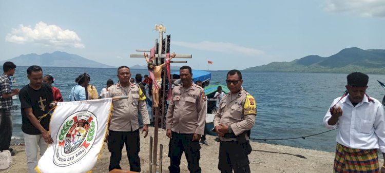 POLSEK WAIGETE POLRES SIKKA POLDA NTT LAKSANAKAN PENGAMANAN DAN PENGAWALAN KIRAB SALIB NYD TAHUN 2025