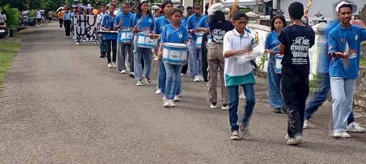 Jalan Sehat Semarak HUT Sta. Elisabeth, Polsek Lela Polres Sikka Pastikan Situasi Kondusif di Sepanjang Rute
