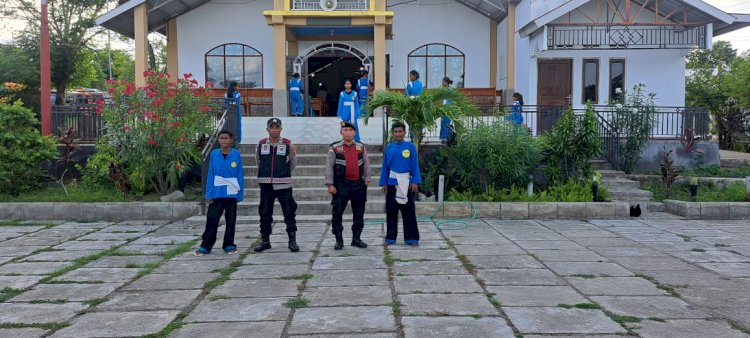 Sakramen Maha Kudus Diarak, Umat Penuhi Jalan Wolonmaget, Polres Sikka Polda NTT Jaga Kamtibmas