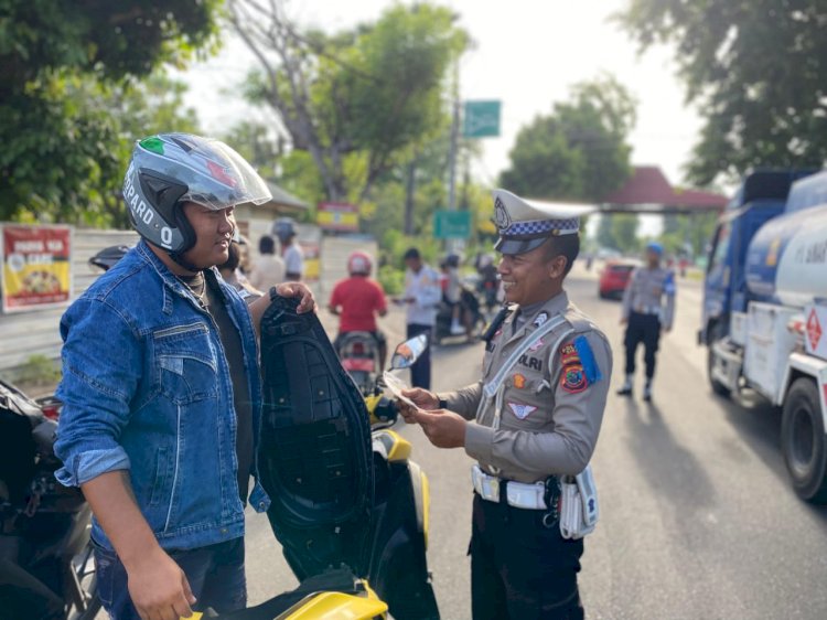 Padukan Edukasi dan Penindakan, Operasi Zebra Turangga 2025 Satlantas Polres Sikka Polda NTT Jaga Kamseltibcarlantas Maumere