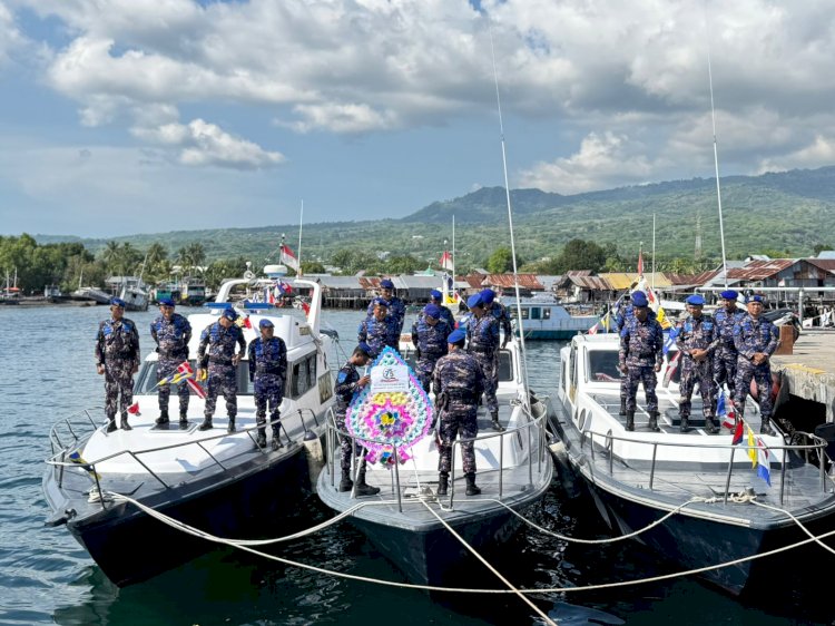 Peringati HUT ke-75, Sat Polairud Polres Sikka Polda NTT Kukuhkan Tekad di Atas Gelombang Laut Maumere