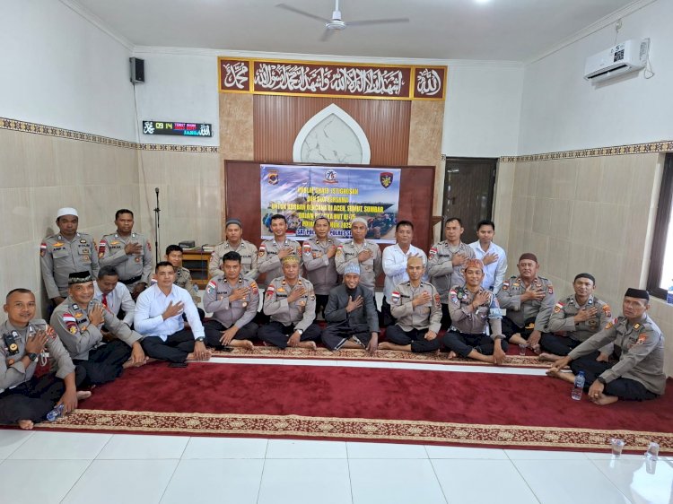 “Dari Musholla Al-Hikmah, Doa Polairud Sikka Mengalir untuk Korban Bencana di Nusantara”