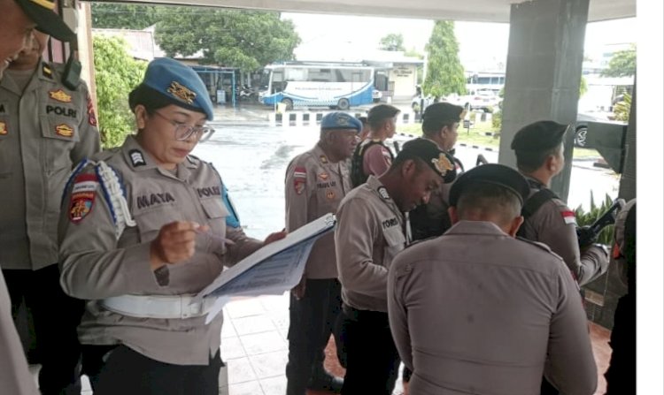 Apel Pagi Polres Sikka Polda NTT : Kapolres Perintahkan Personel Jaga Marwah dan Integritas Institusi