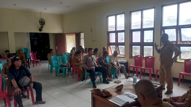 “Bhabinkamtibmas Polsek Alok Polres Sikka Mediasi Polusi Asap: Pengusaha Arang Siap Bangun Cerobong dan Terima Relokasi”