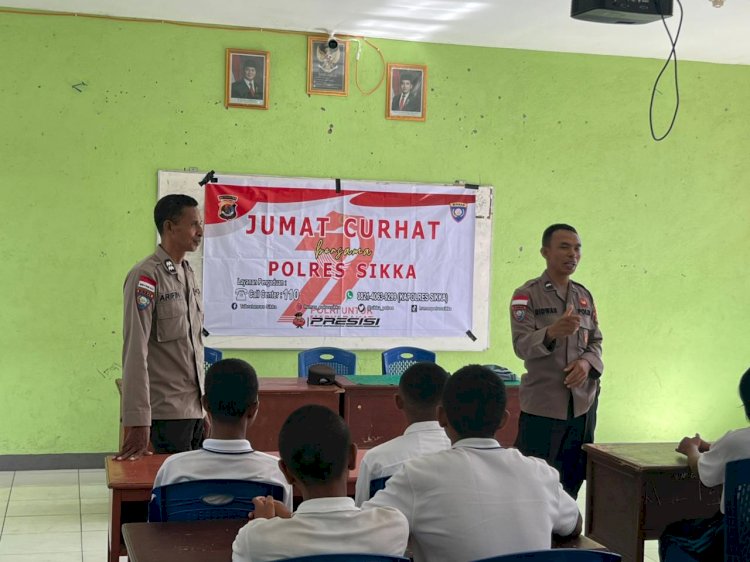“Bangun Pelajar Cerdas dan Taat Hukum, Binmas Polres Sikka Gelar Jumat Curhat di SMK YAPEN RAIS”
